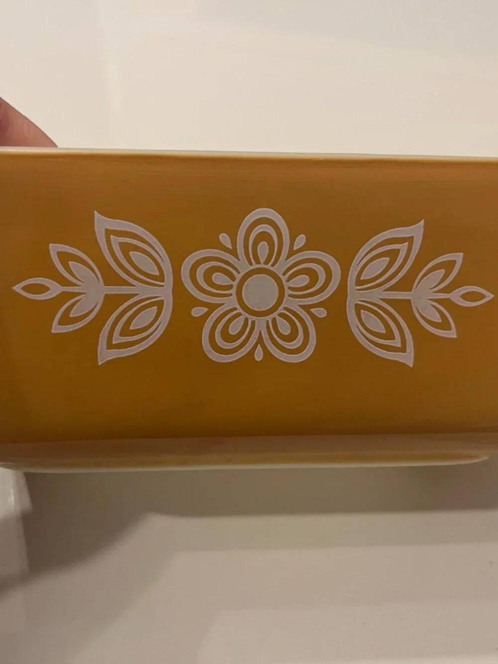 Pyrex Refrigerator Dish with Lid (Vintage Butteryfly Gold Style 0502  1.5 Pints